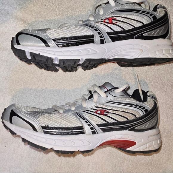 Champion Men's White Athletic Shoes NWOT never worn - Picture 4 of 6